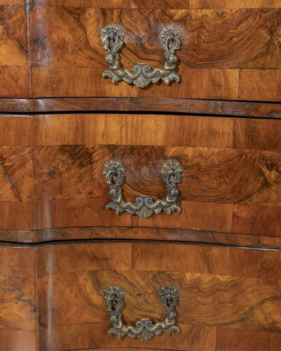 18th Century Walnut Chest Of Drawers From Verona - JAA