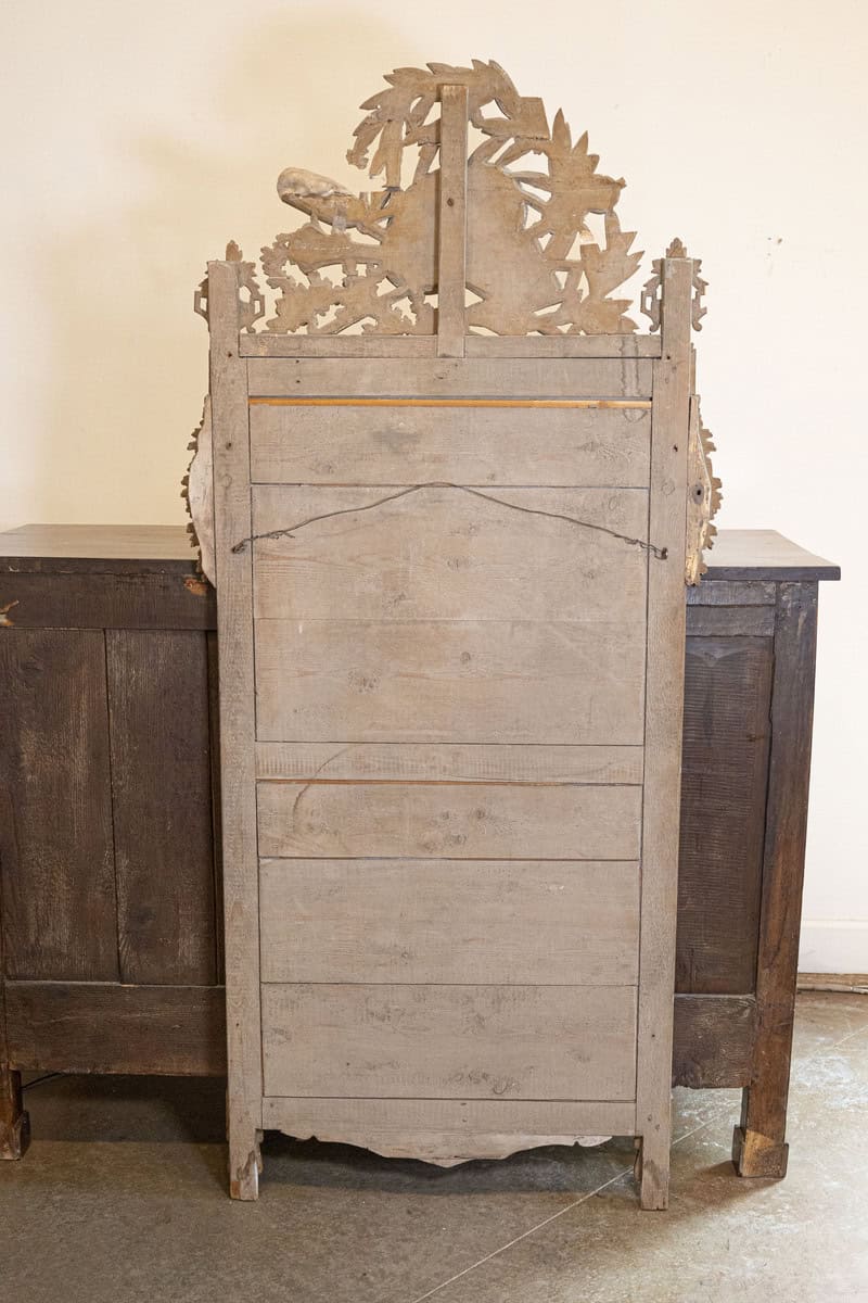 French Late 18th Century Louis XVI Period Giltwood Mirror with Carved Crest - JAA