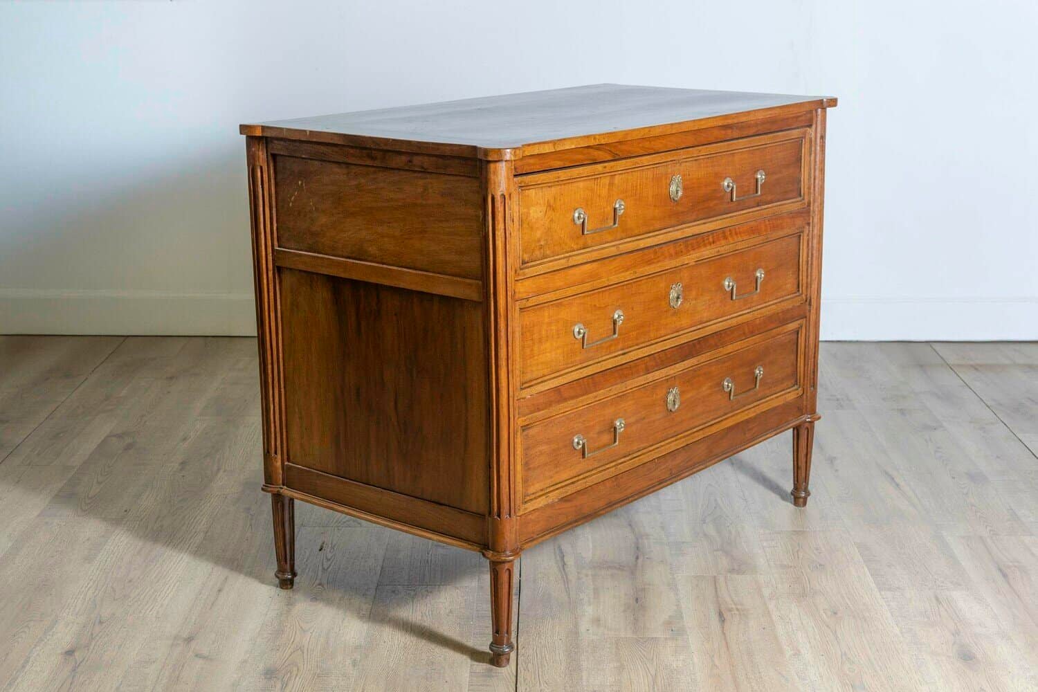 French Louis XVI Period 1790s Walnut Three Drawer Commode with Fluted Side Posts - JAA