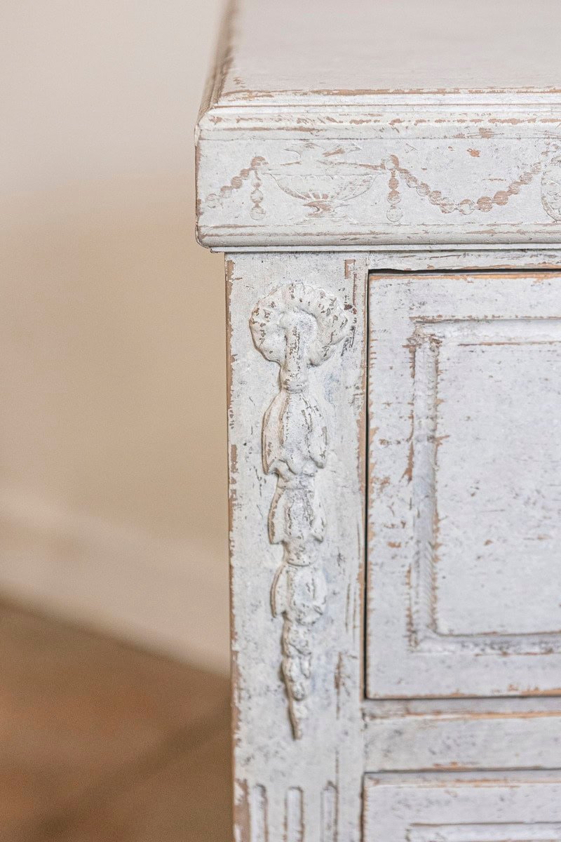 Swedish Gustavian Style 1880s Three-Drawer Painted Chest with Carved Décor - JAA