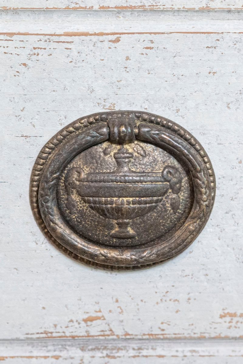 Swedish Gustavian Style 1880s Three-Drawer Painted Chest with Carved Décor - JAA