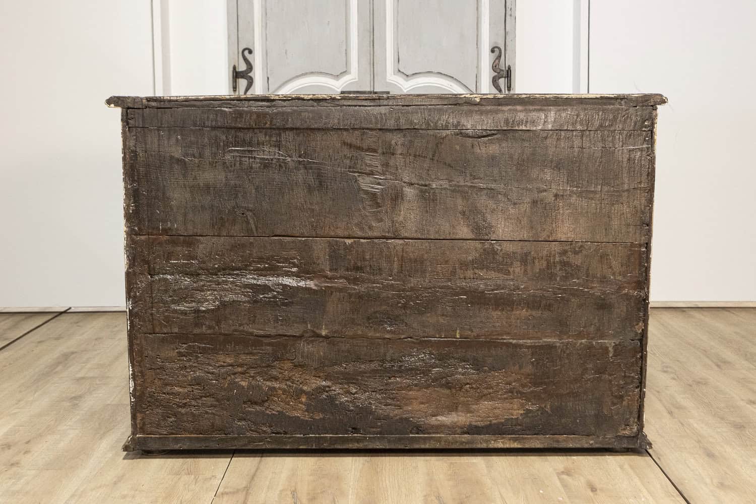 17th Century Italian Distressed Paint Wooden Buffet with Carved Diamond Motifs - JAA
