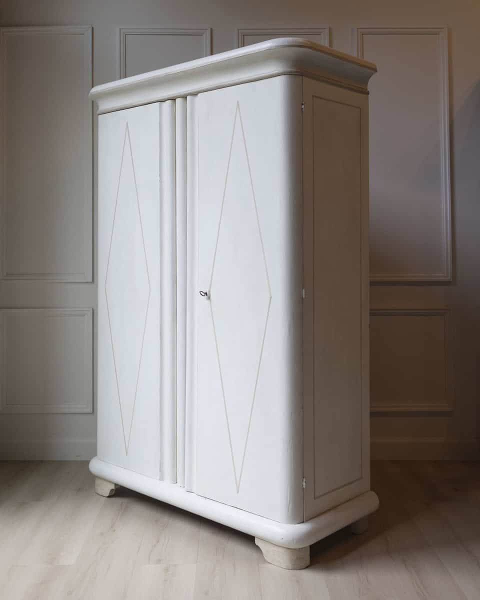 Lacquered Wardrobe With 2 Doors - JAA