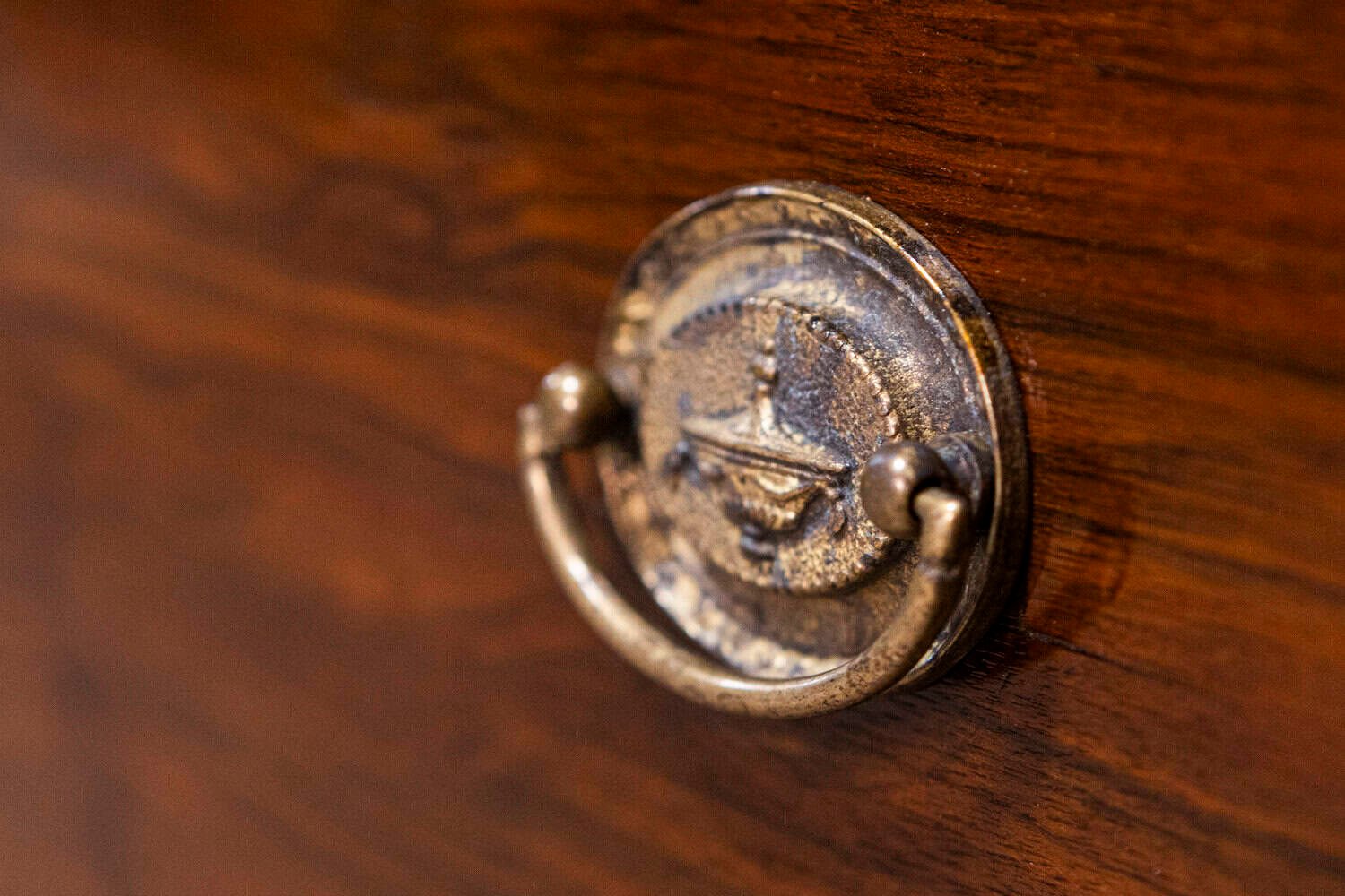 18th Century Italian Louis XVI Chest of Drawers In solid walnut and marquetry from Veneto - JAA