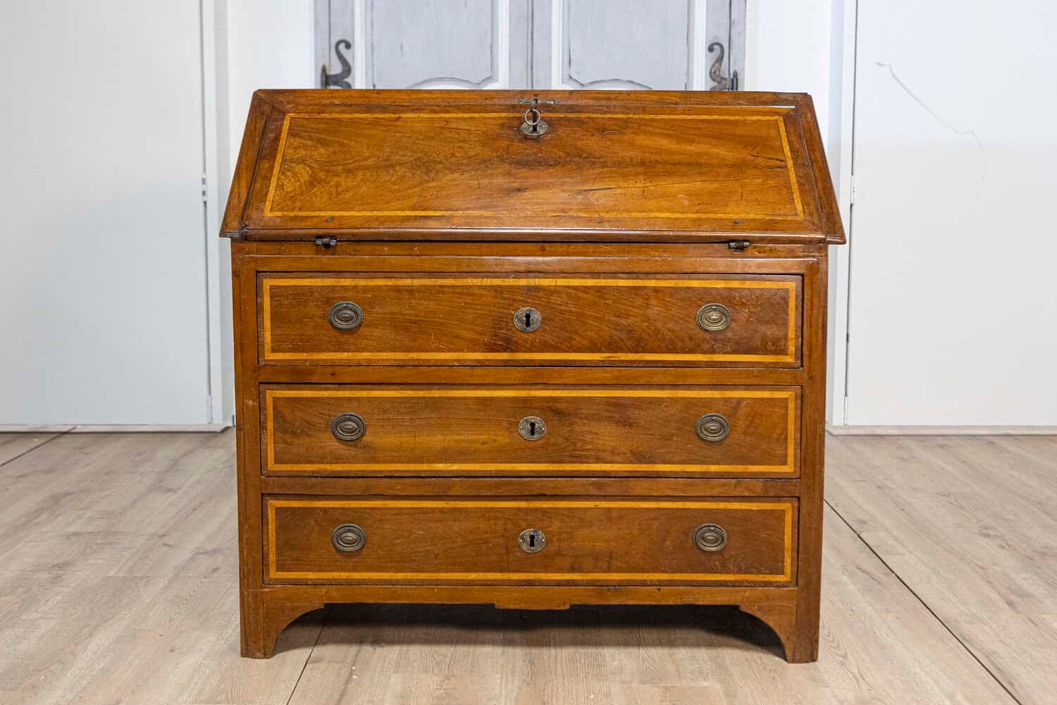 Italian 18th Century Walnut Slant-Front Secretaire with Ash Inlay and Marquetry - JAA