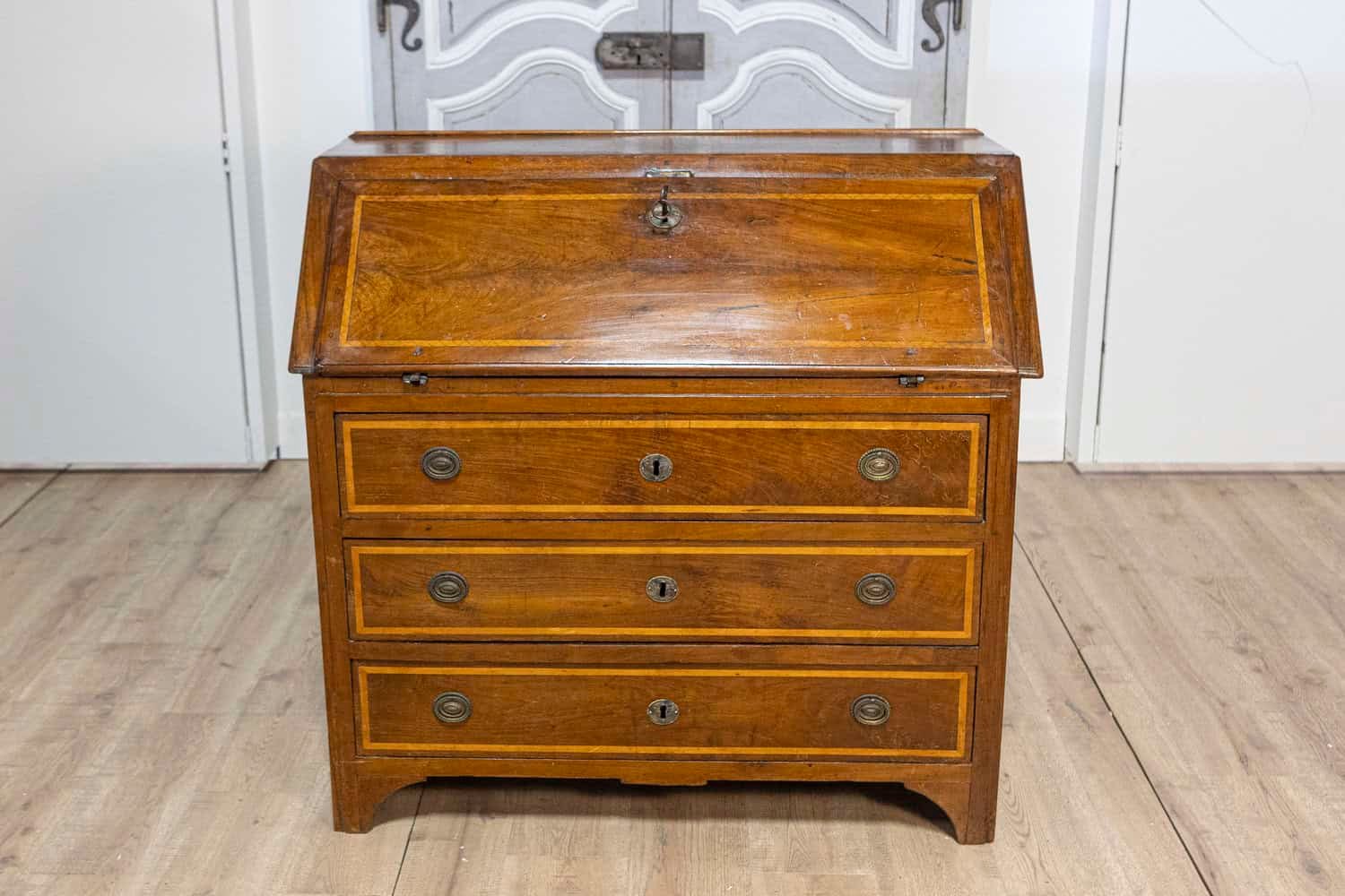 Italian 18th Century Walnut Slant-Front Secretaire with Ash Inlay and Marquetry - JAA
