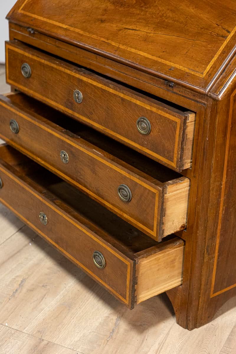 Italian 18th Century Walnut Slant-Front Secretaire with Ash Inlay and Marquetry - JAA