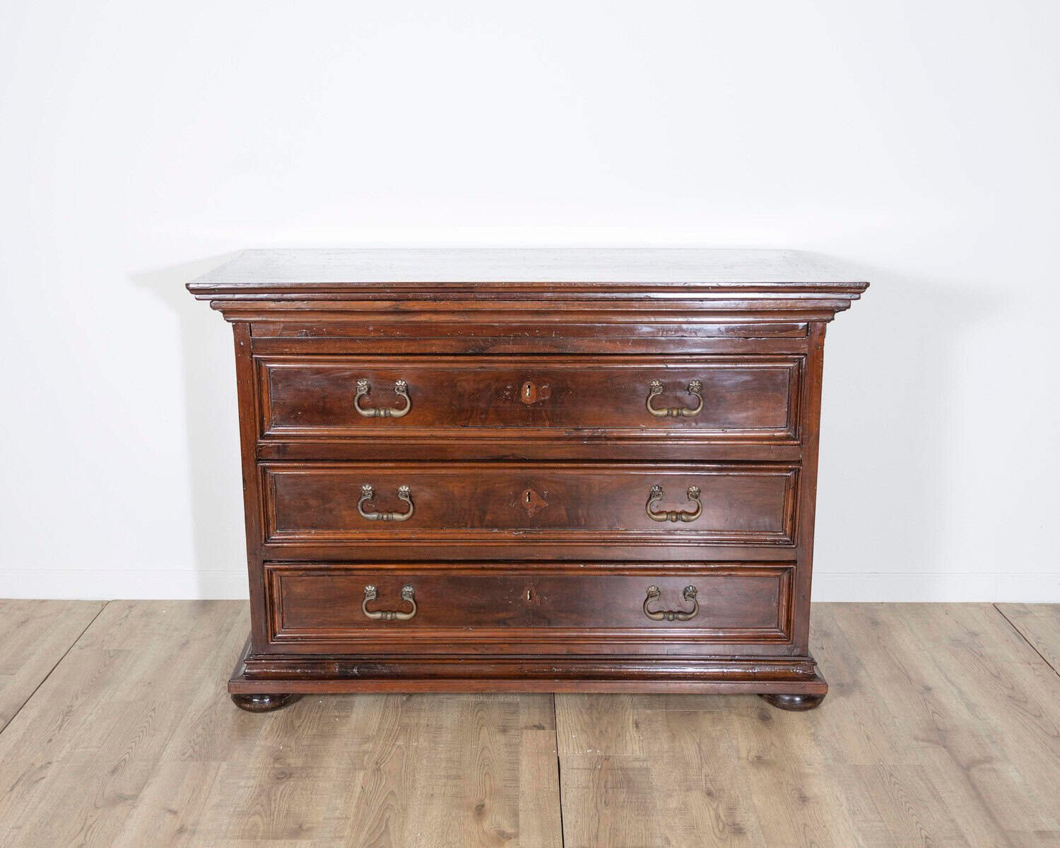 18th Century Venetian Walnut Chest of Drawers - JAA