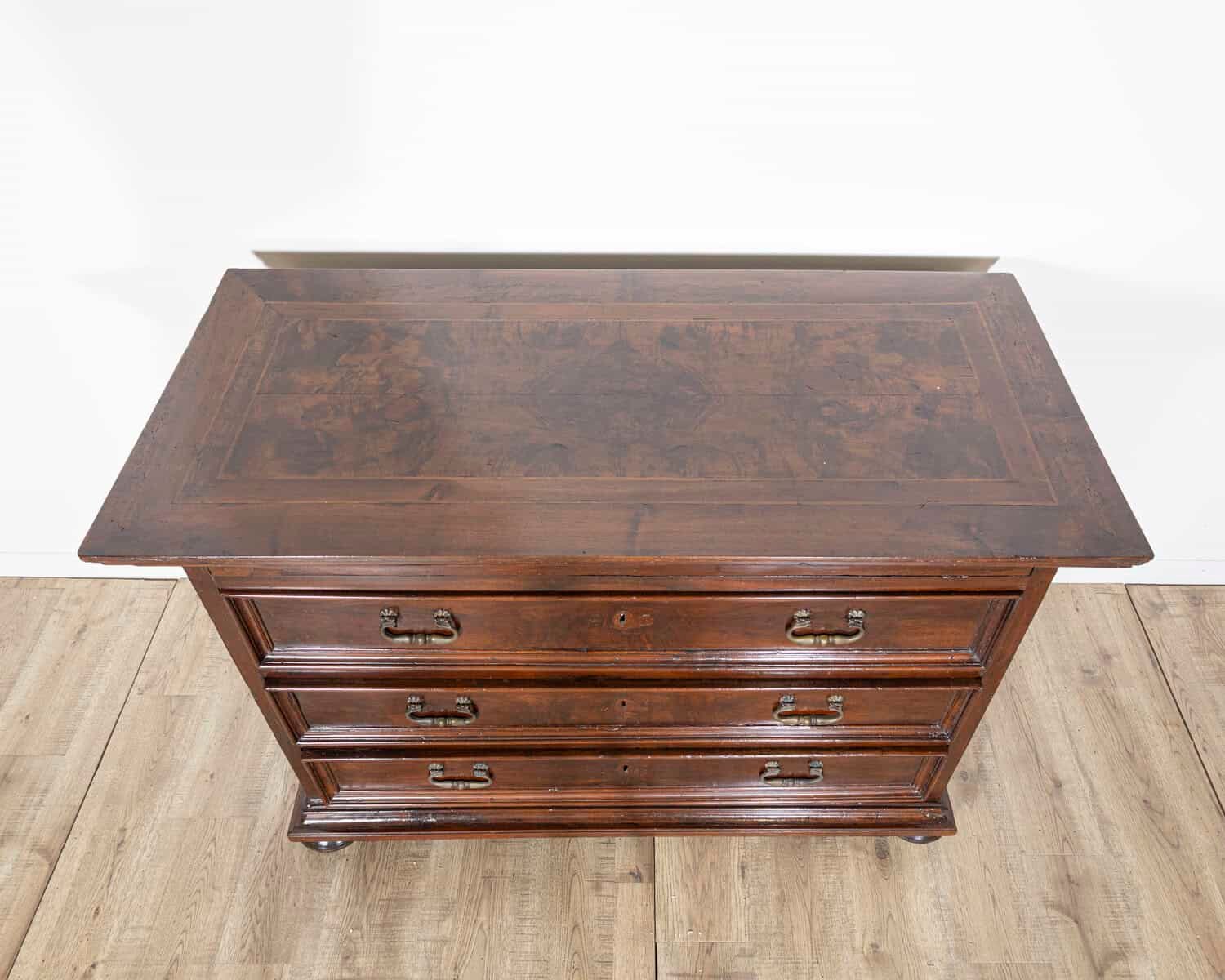 18th Century Venetian Walnut Chest of Drawers - JAA