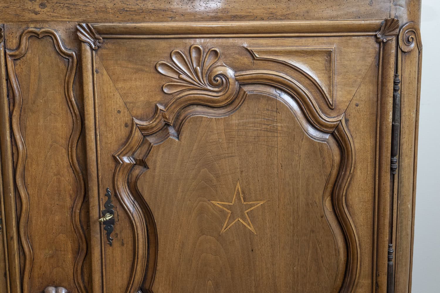 40% OFF at Checkout. French 1750s Louis XV Period Walnut Buffet with Star Inlay and Carved Shells - JAA