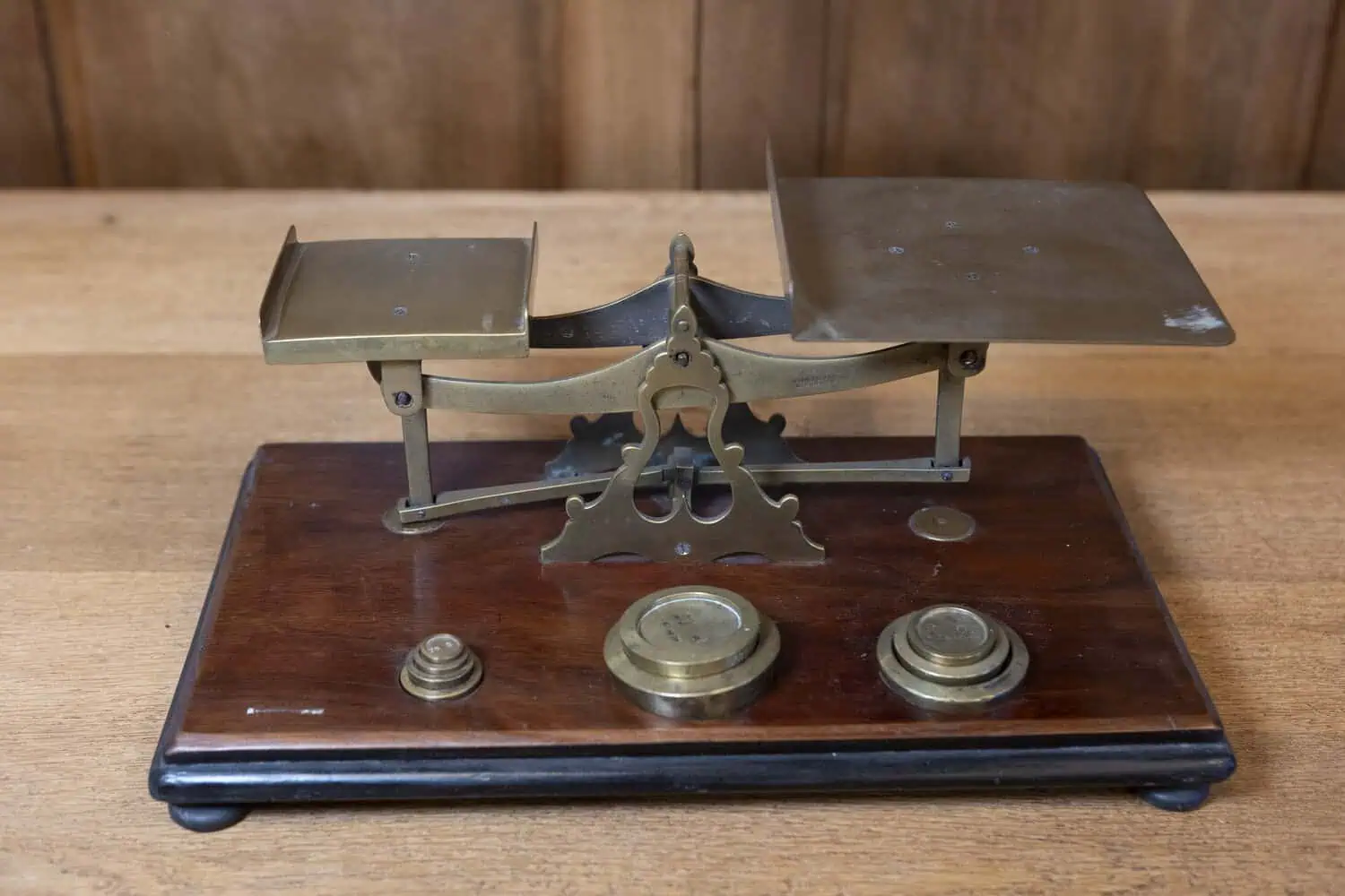 Early 20th Century English Postal Scale - JAA