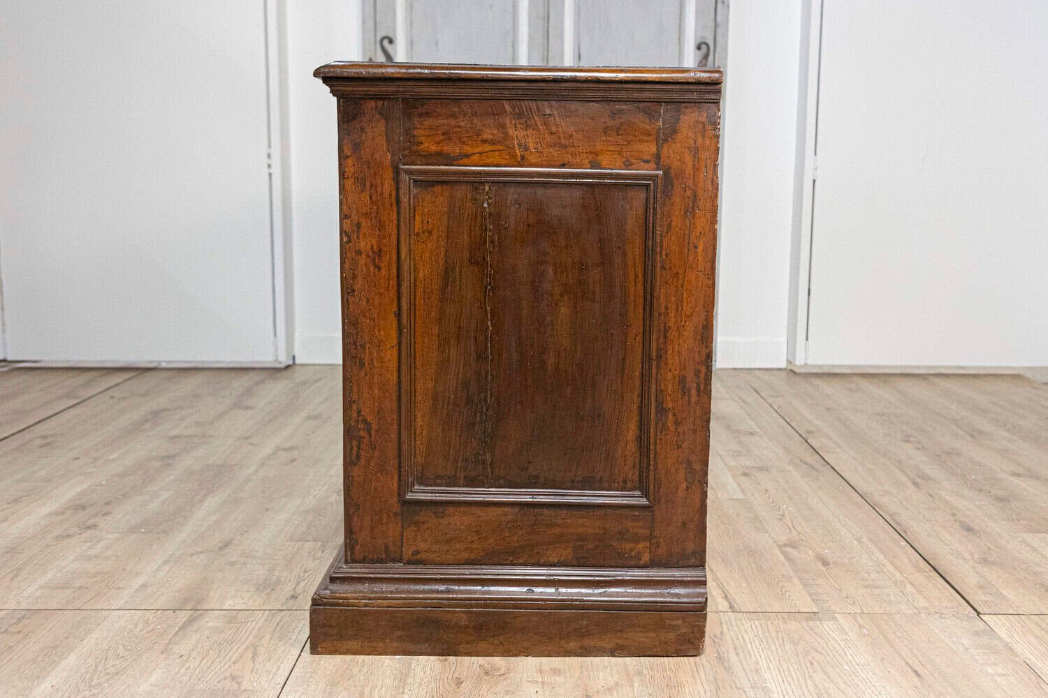 Italian 17th Century Walnut Four-Drawer Commode with Carved Bracket Feet - JAA
