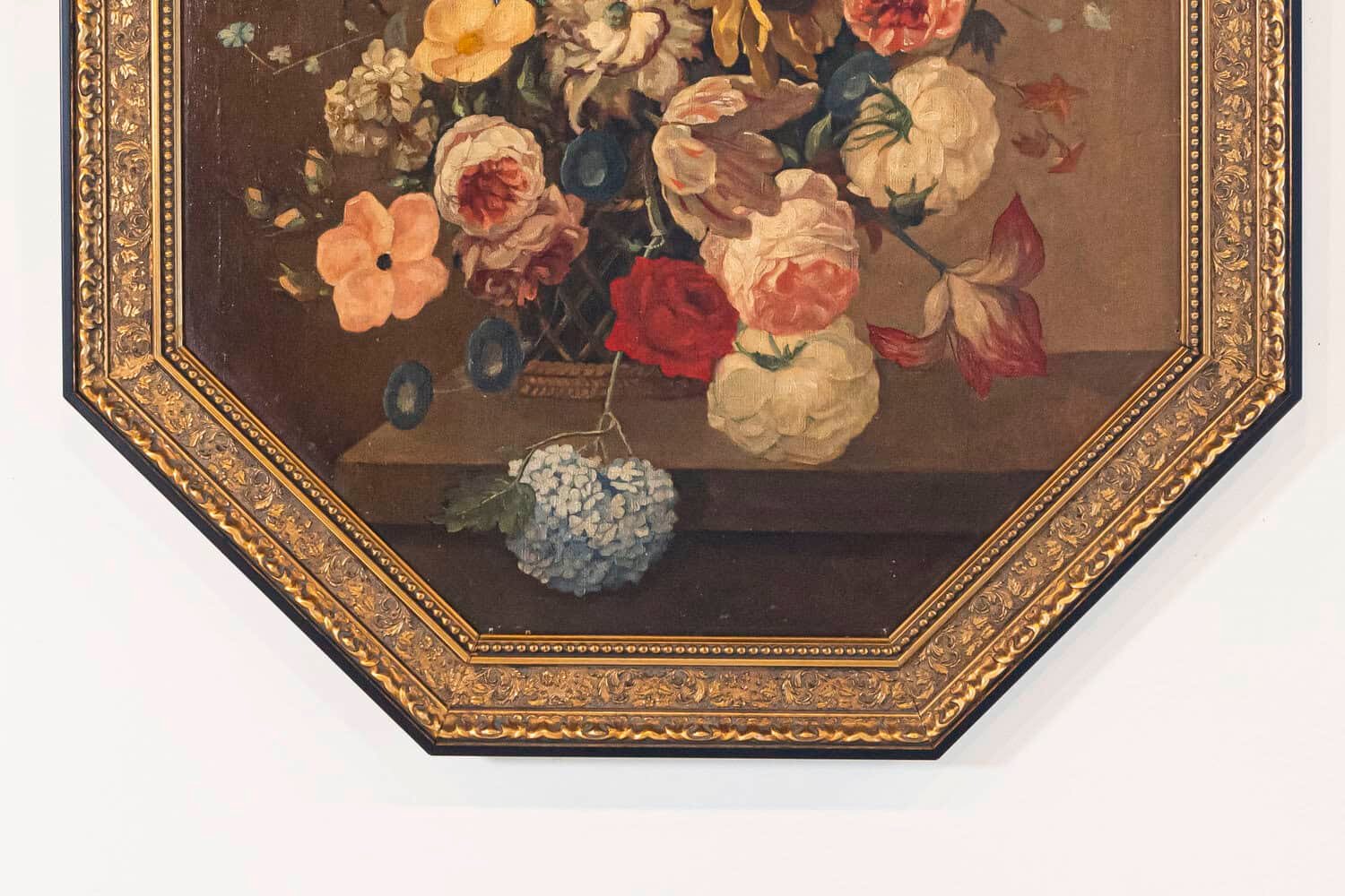 French Restauration Period 1820s Framed Octagonal Painting Depicting a Bouquet - JAA