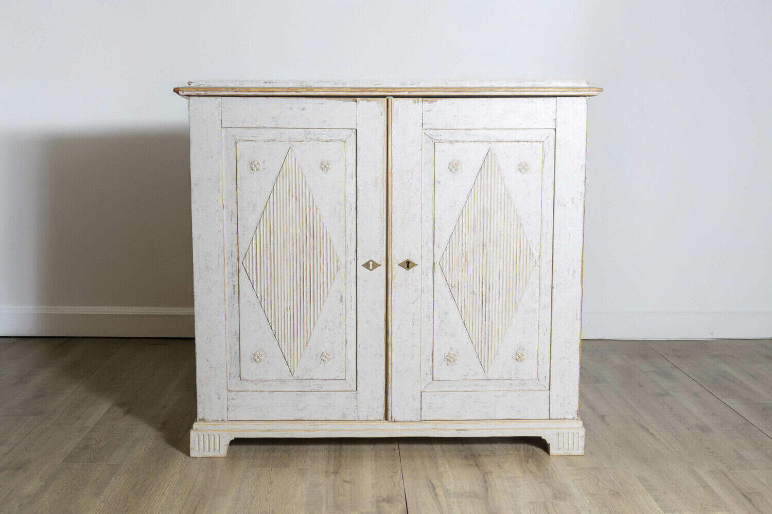 1820s Late Gustavian Period Swedish Buffet with Carved Reeded Diamond Motifs - JAA