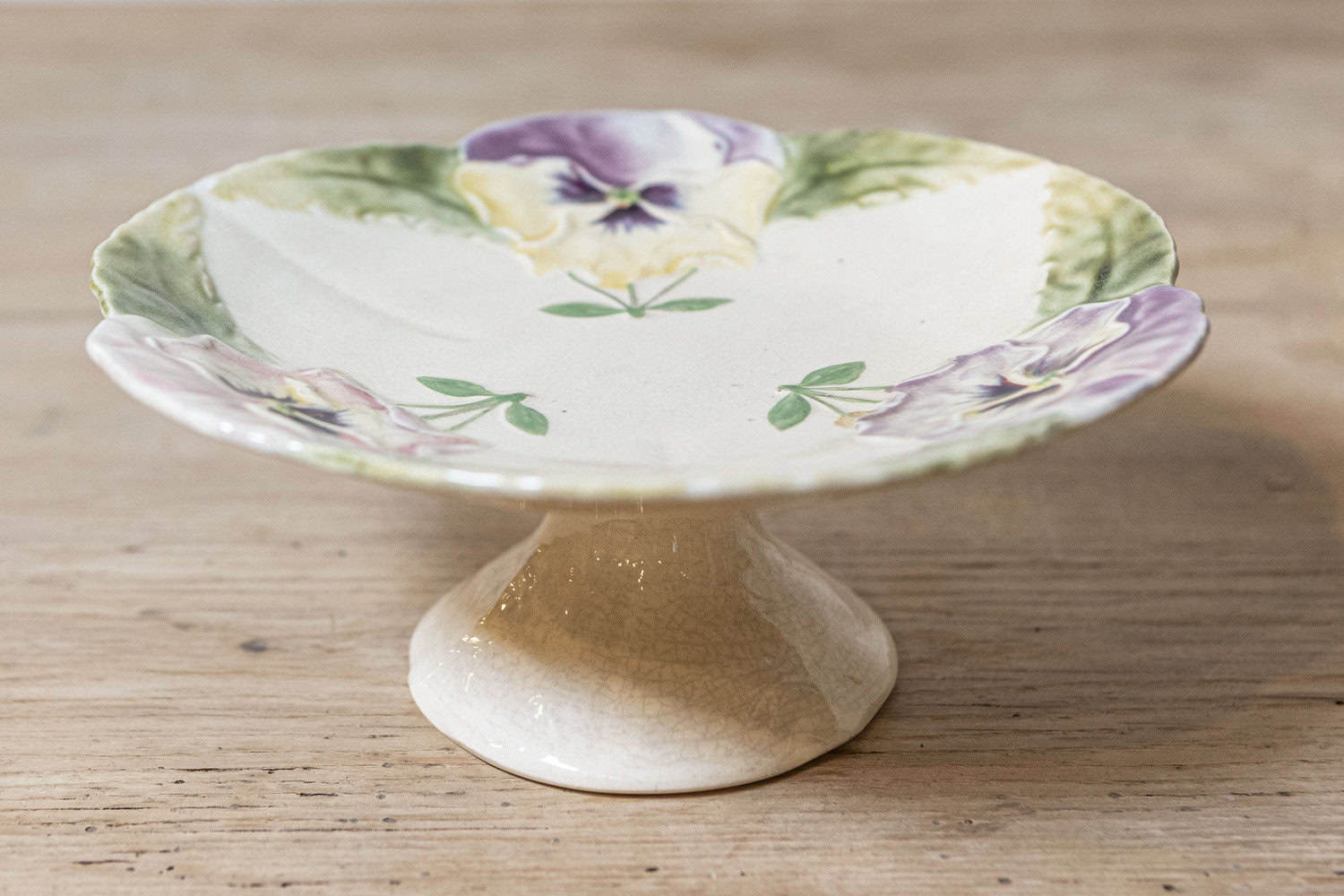 French Majolica Compote with Pansies and Scalloped Edge from the 19th Century - JAA