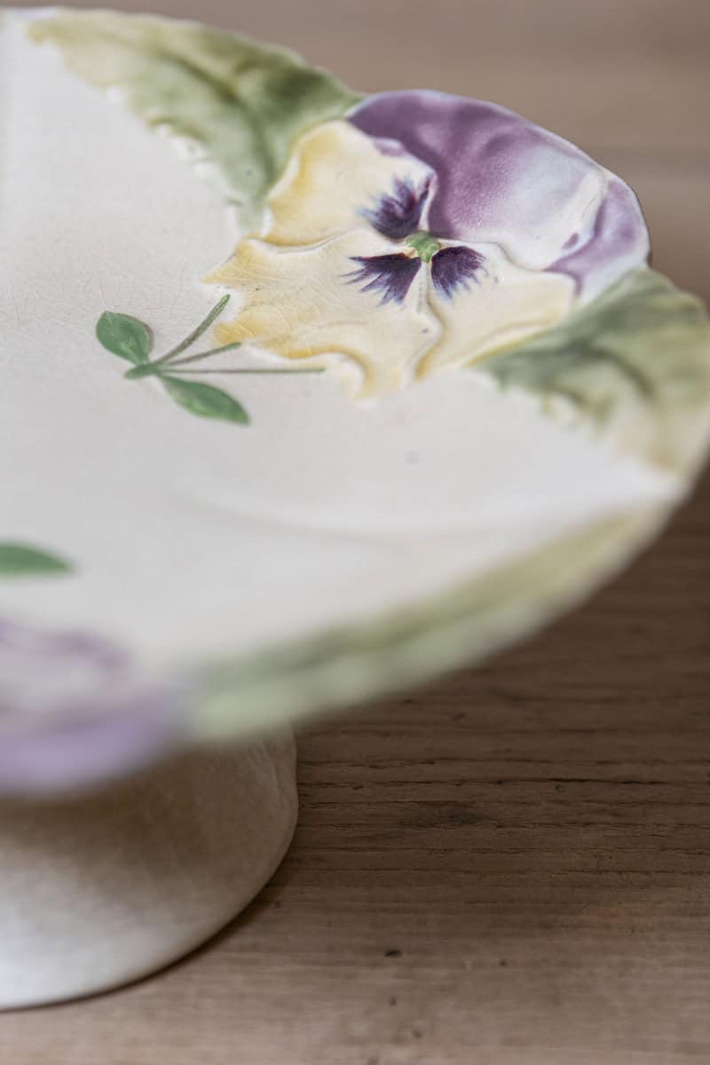 French Majolica Compote with Pansies and Scalloped Edge from the 19th Century - JAA