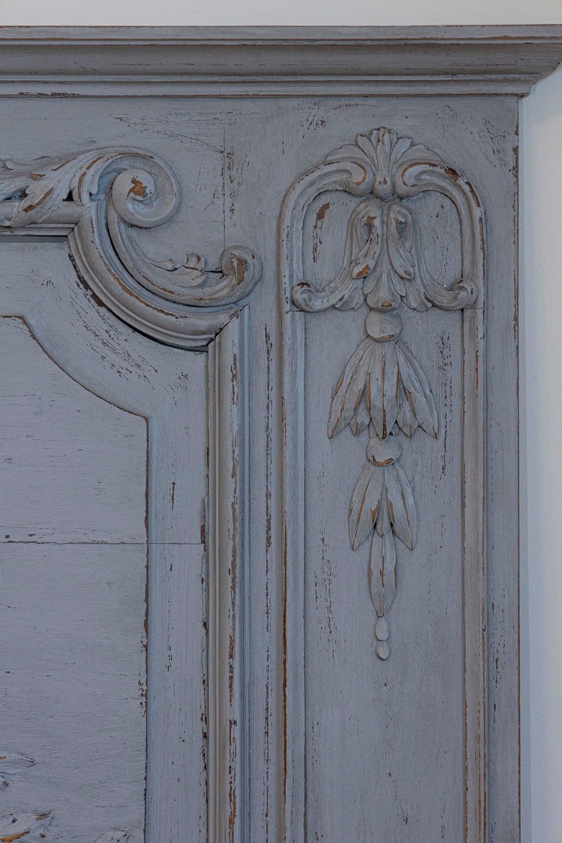 French Louis XV Style Grey Painted Trumeau Mirror with Carved Floral Decor - JAA