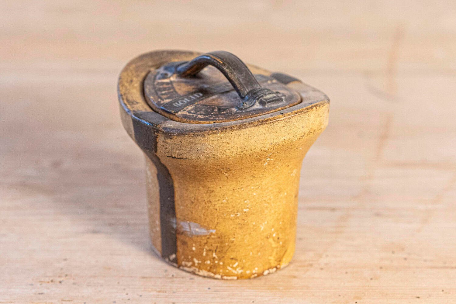 English 19th Century Pottery Container with Hat Box Shape and Petite Lid - JAA