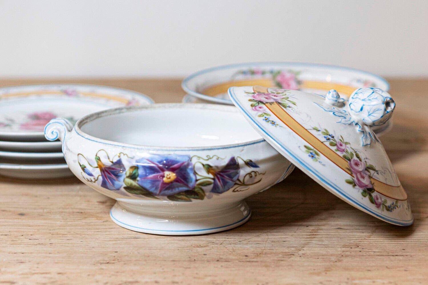 Porcelaine de Paris 19th Century Floral Dish Set with Casserole and Plates - JAA