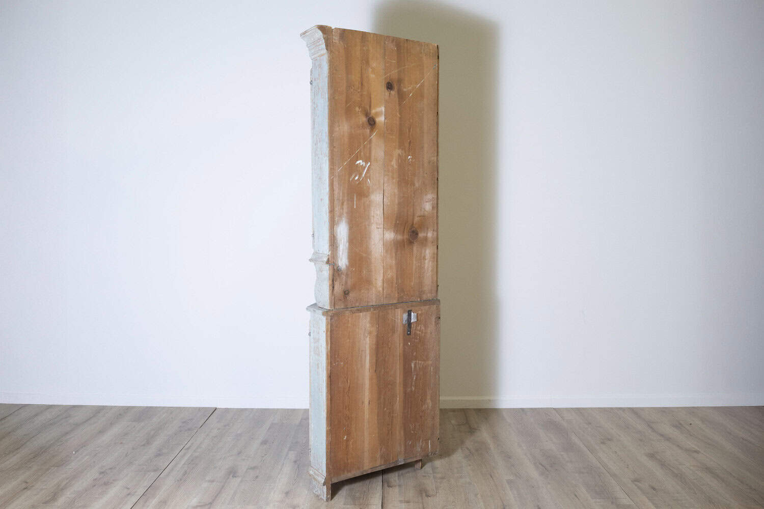 19th Century Swedish Corner Cabinet Circa 1820 - JAA