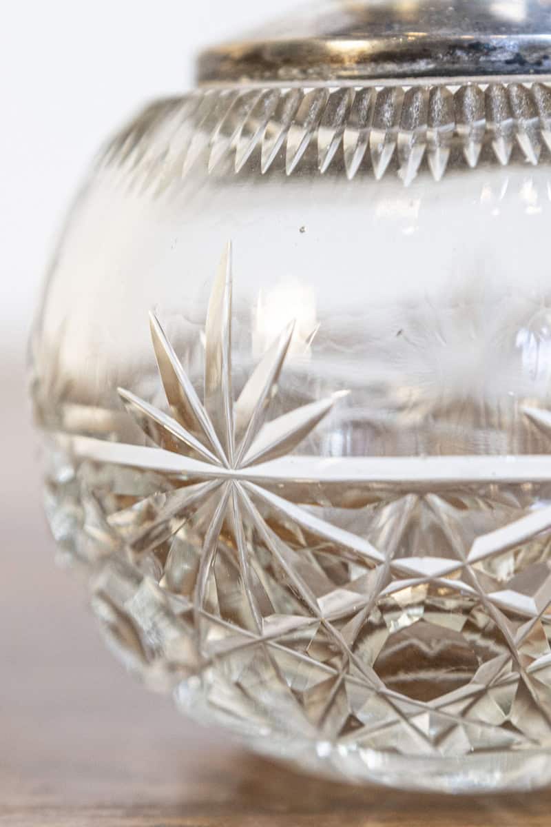 English Victorian Crystal Toiletry Bottle with Silver Lid from the 19th Century - JAA