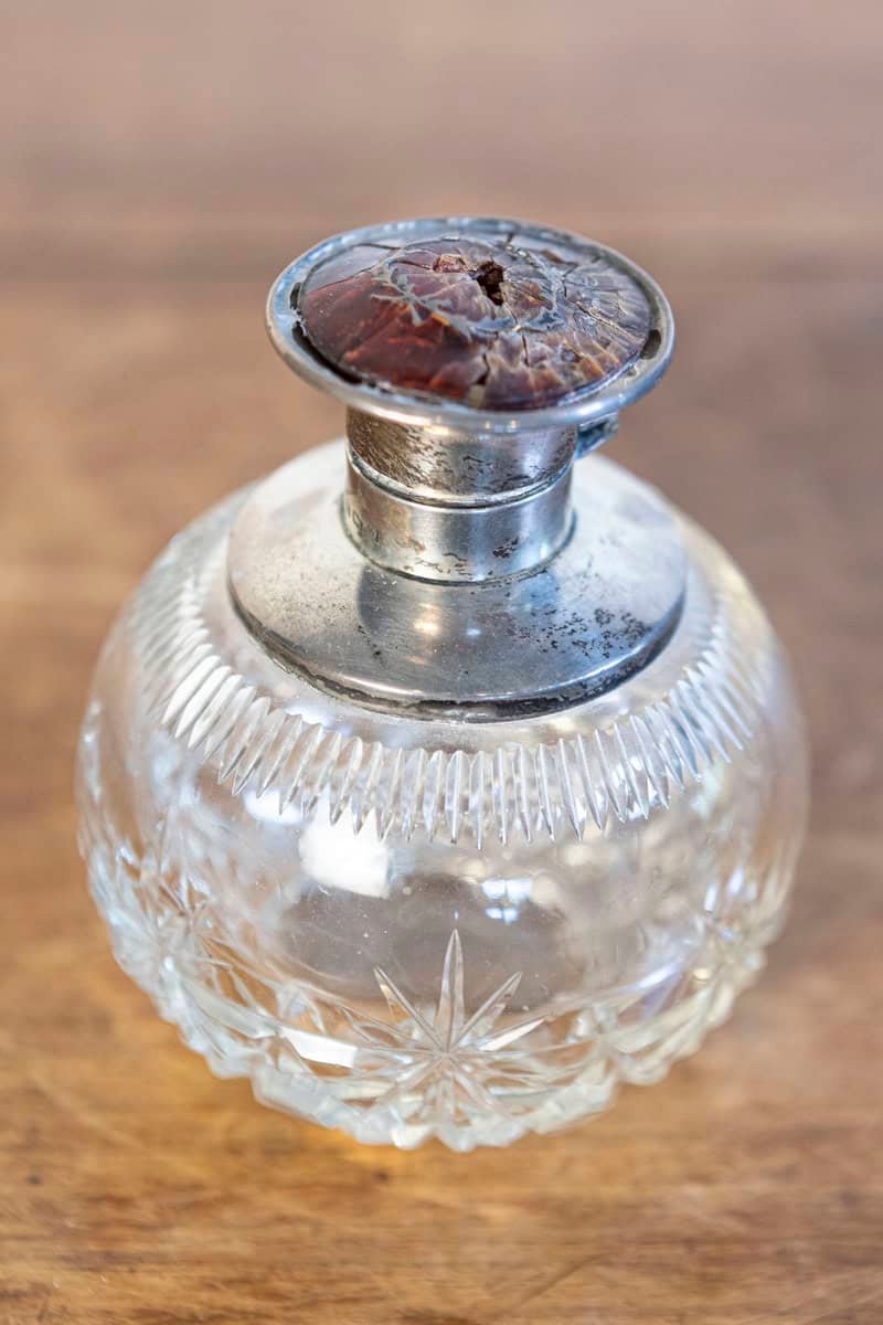 English Victorian Crystal Toiletry Bottle with Silver Lid from the 19th Century - JAA