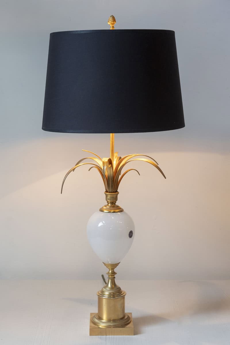 20th Century French White Glass and Gilt Metal Table Lamp with Navy Blue Shade - JAA