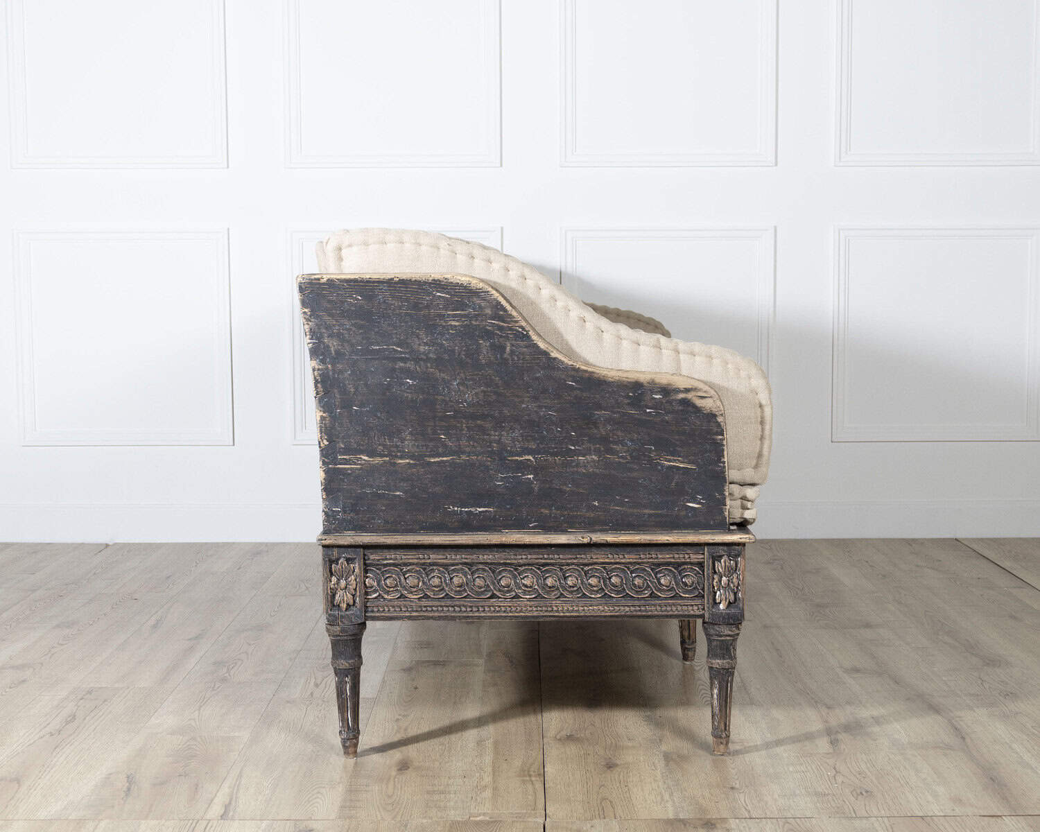 Gustavian Style Painted Trågsofa with Carved Base, circa 1920 - JAA