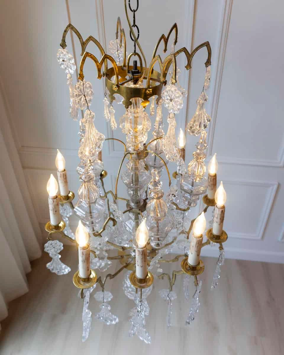 40% OFF. French 1900s Belle Époque Brass and Crystal 10-Light Chandelier with Pendeloques - JAA