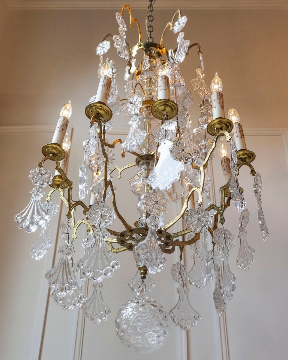 40% OFF. French 1900s Belle Époque Brass and Crystal 10-Light Chandelier with Pendeloques - JAA