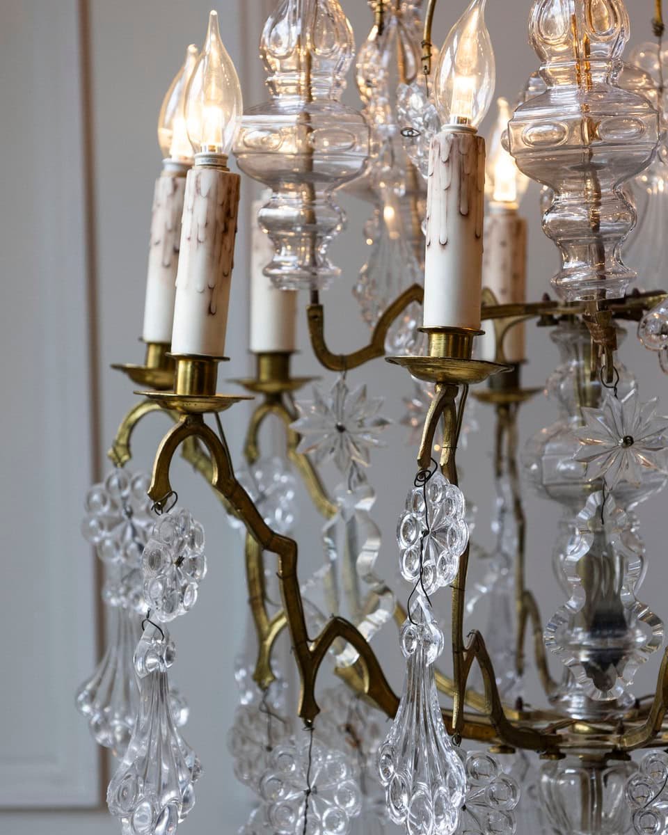 40% OFF. French 1900s Belle Époque Brass and Crystal 10-Light Chandelier with Pendeloques - JAA