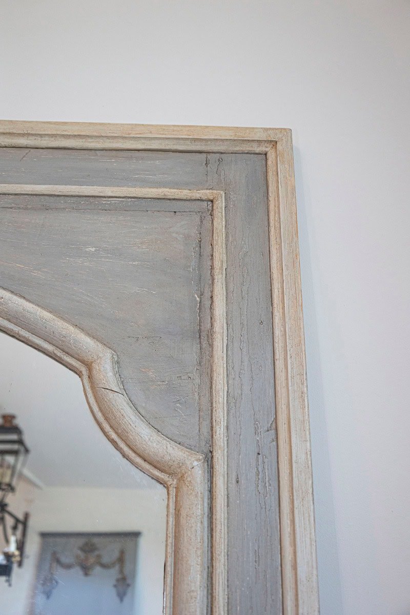 Pair of French Louis XV Style 1890s Painted Wood Horizontal Shell-Carved Mirrors - JAA