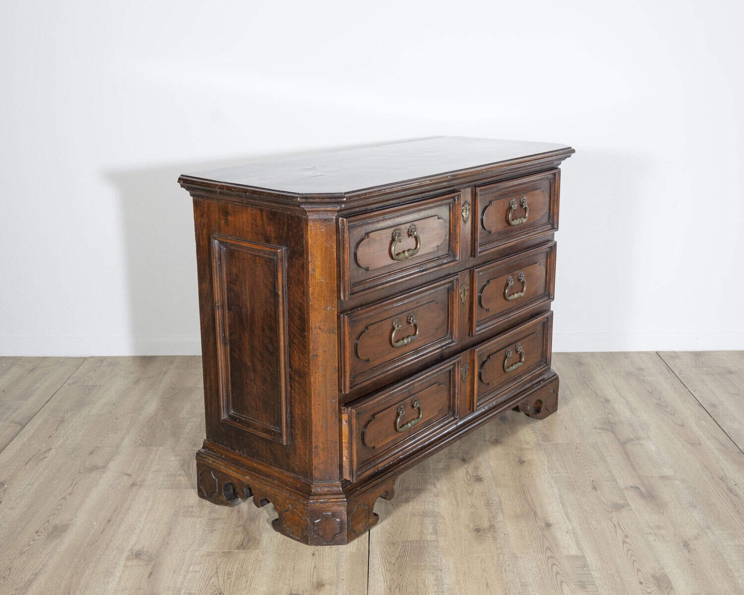 17th-century Emilian Chest Of Drawers In Solid Walnut - JAA