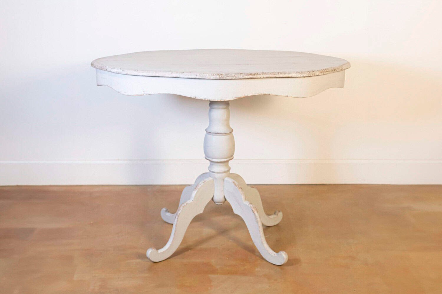 Swedish 1860s Painted Oval Pedestal Table with Carved Apron and Quadripod Base - JAA