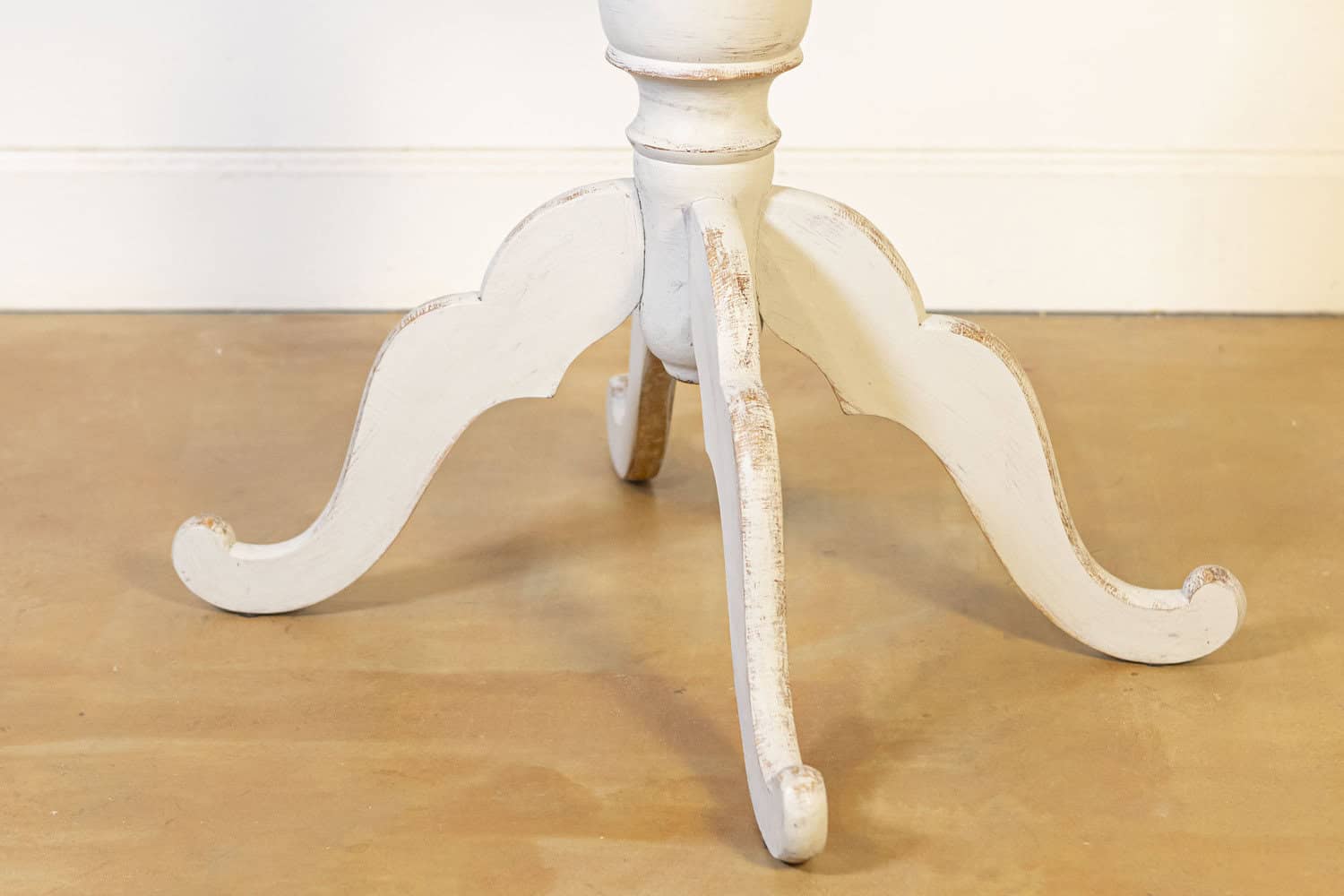 Swedish 1860s Painted Oval Pedestal Table with Carved Apron and Quadripod Base - JAA