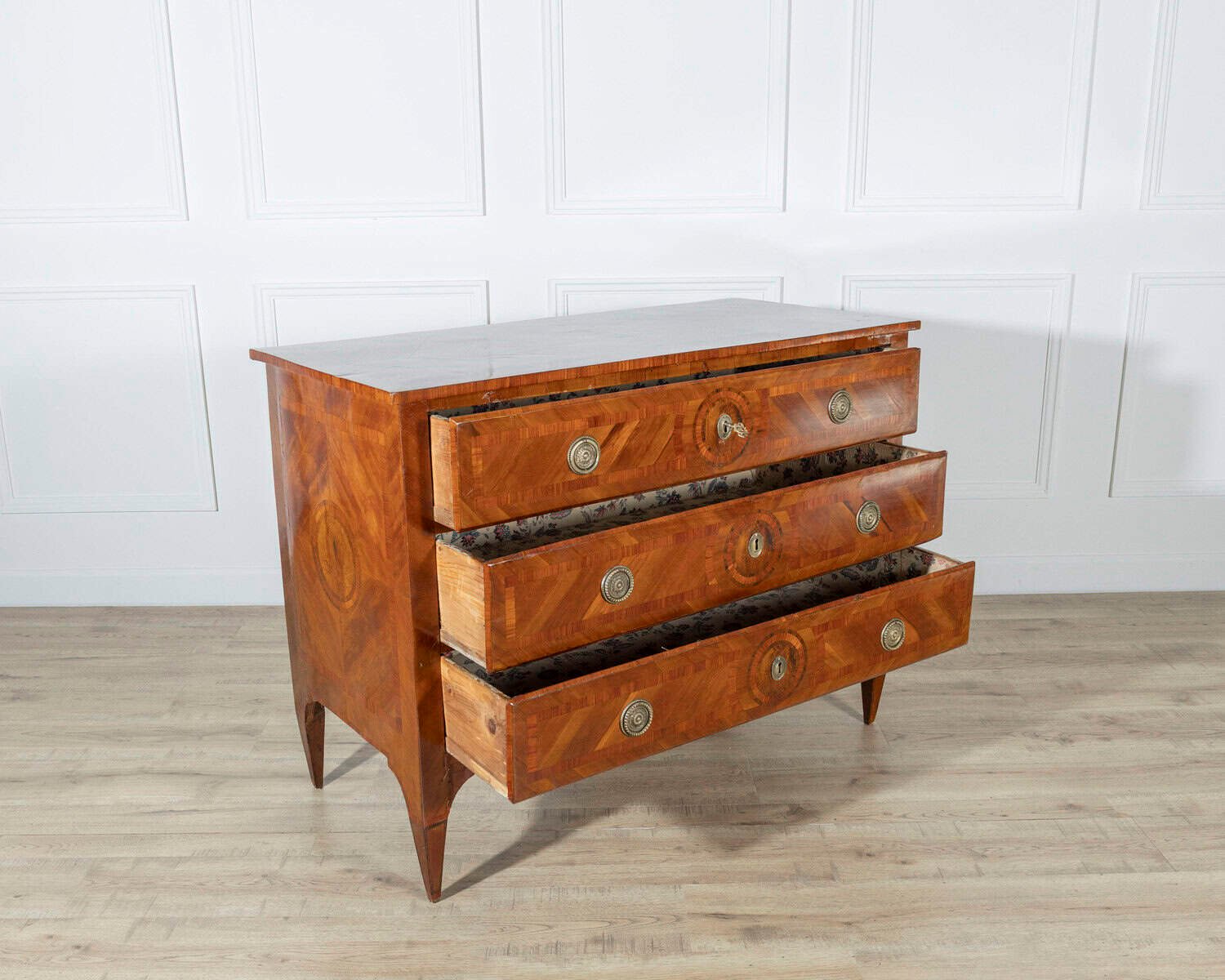 Italian Louis XVI Lombard Chest of Drawers in Cherry and Marquetry, Late 18th Century - JAA