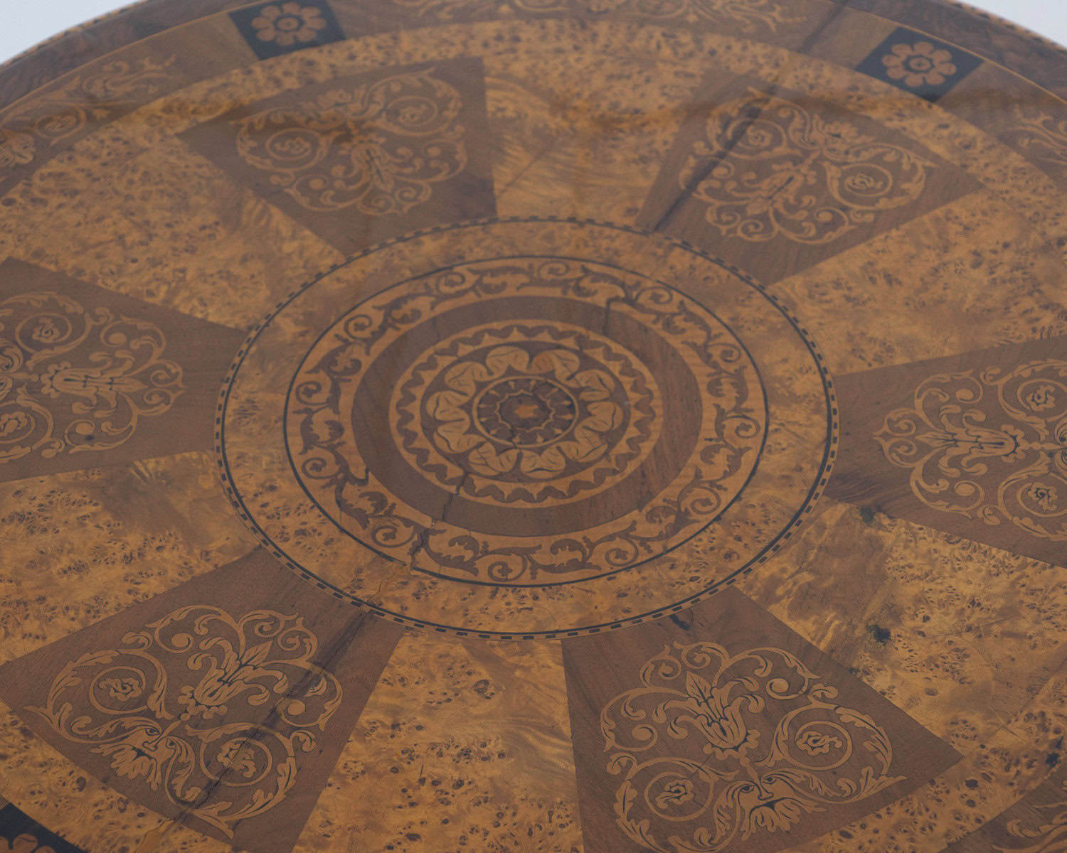 Italian Early 19th-Century Walnut Center Table with Fruitwood Marquetry - JAA