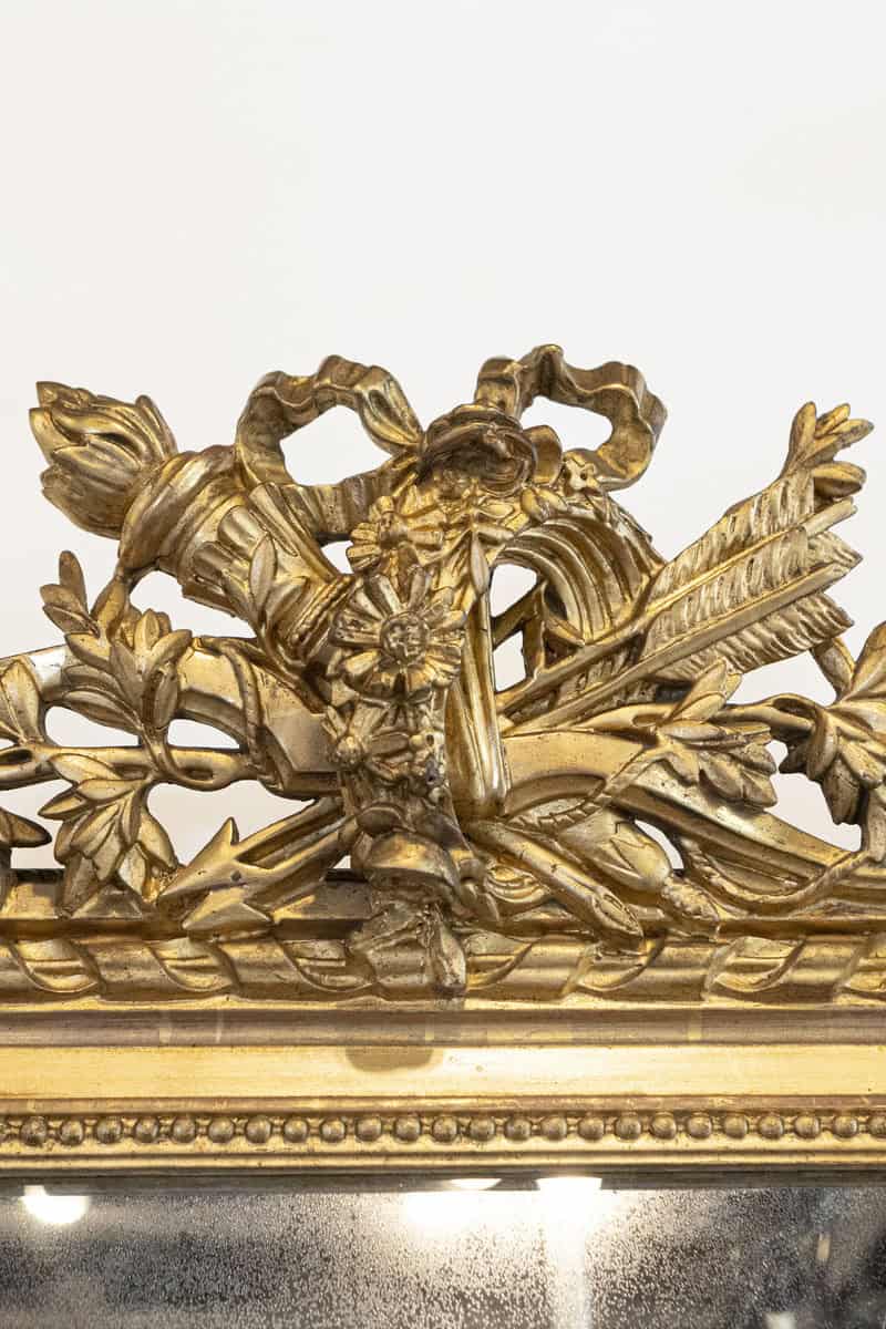 French Napoléon III 1870s Carved Giltwood Mirror with Hunting Trophy Crest - JAA