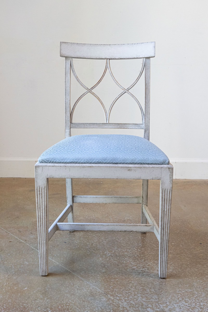 Set of 6 remaining Swedish 1900s Painted Dining Room Chairs with Sinuous Pierced Motifs - JAA