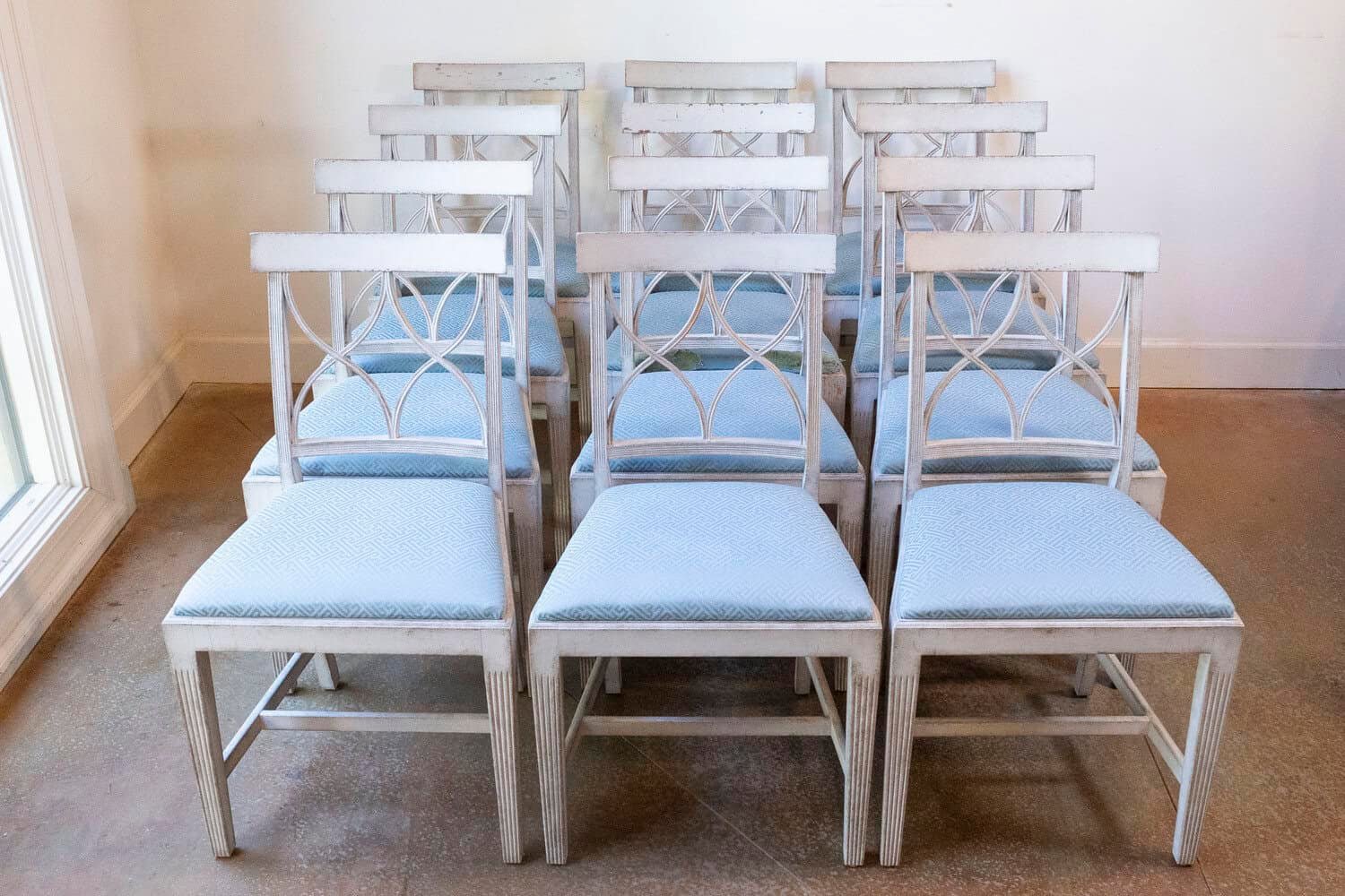 Set of 6 remaining Swedish 1900s Painted Dining Room Chairs with Sinuous Pierced Motifs - JAA