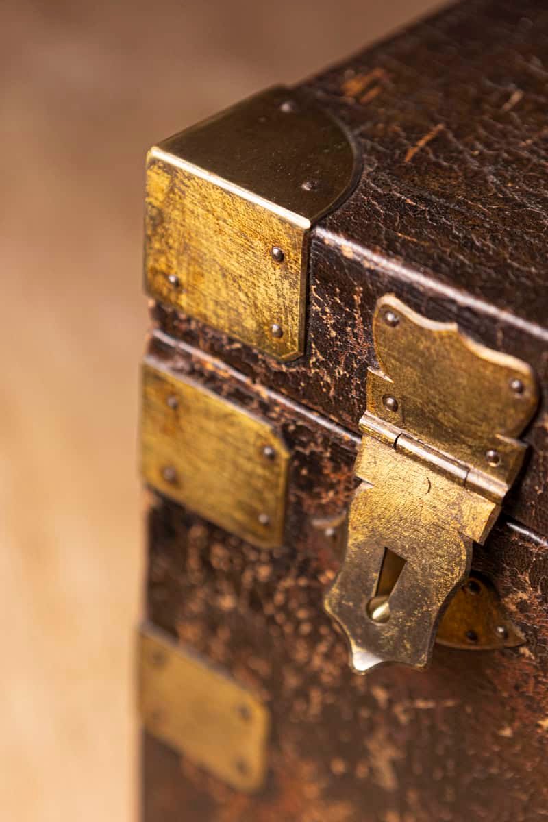 French Maison Gellée et Gainier Leather and Brass over Wood Decorative Box - JAA