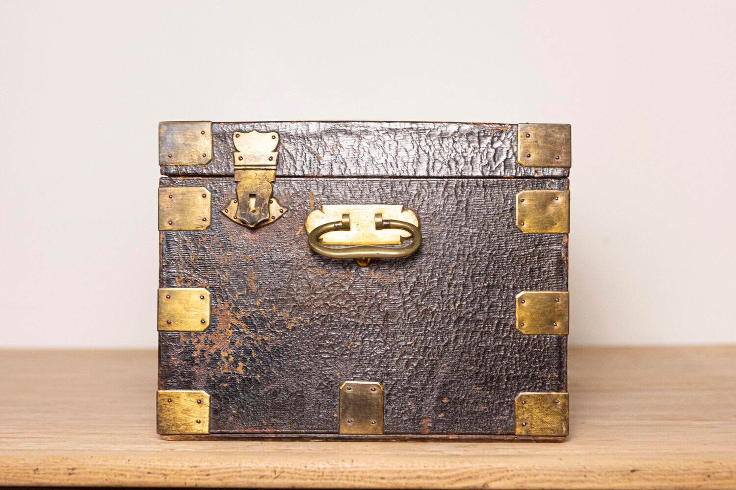 French Maison Gellée et Gainier Leather and Brass over Wood Decorative Box - JAA