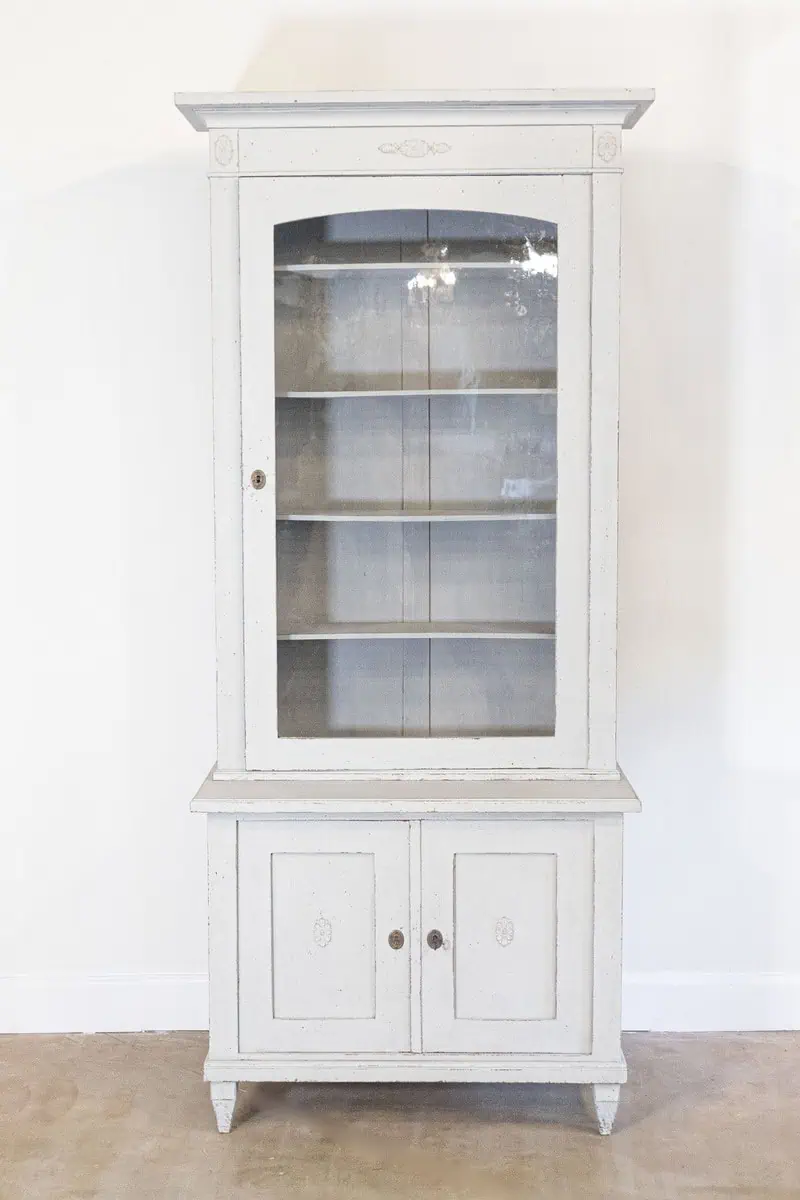 Swedish 19th Century Painted Wood Vitrine Cabinet with Glass Door and Rosettes - JAA