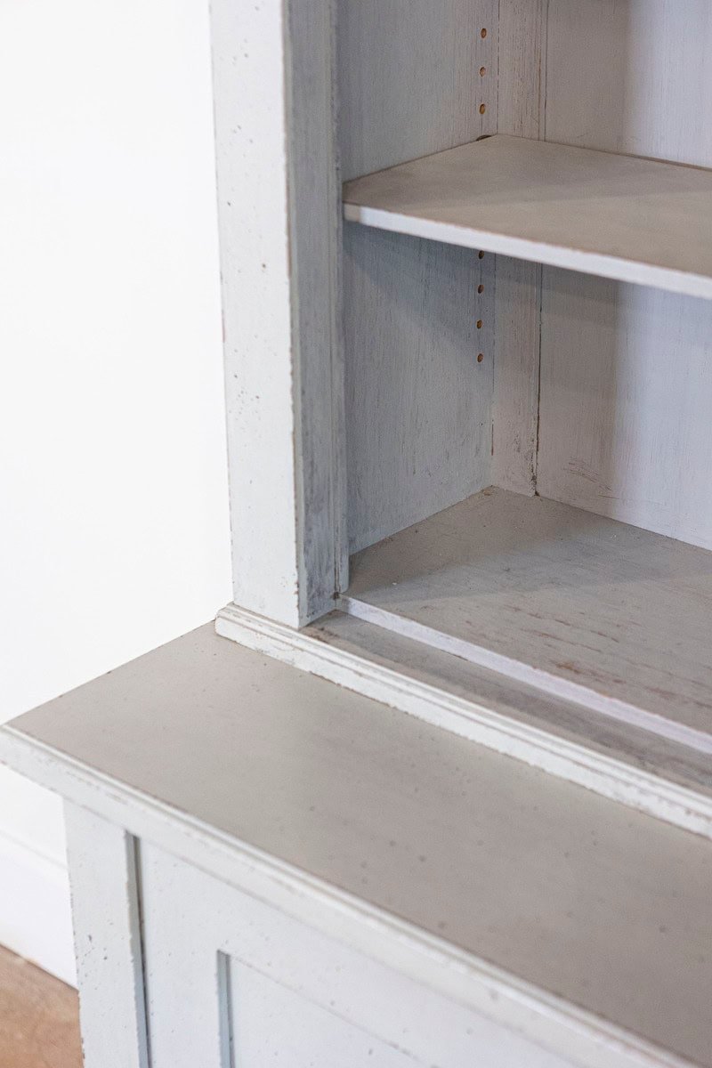 Swedish 19th Century Painted Wood Vitrine Cabinet with Glass Door and Rosettes - JAA