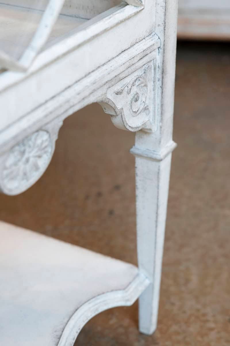 European 1890s Painted Vitrine Cabinet with Glass Door and Richly Carved Décor - JAA