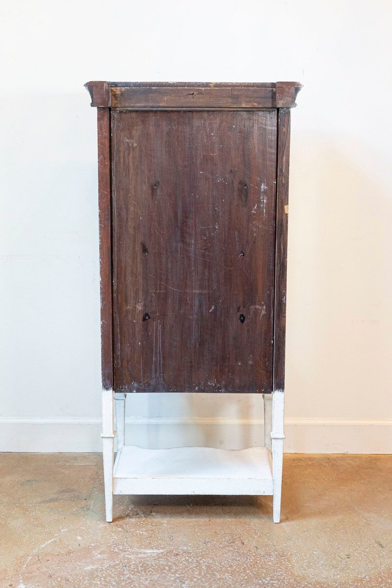 European 1890s Painted Vitrine Cabinet with Glass Door and Richly Carved Décor - JAA