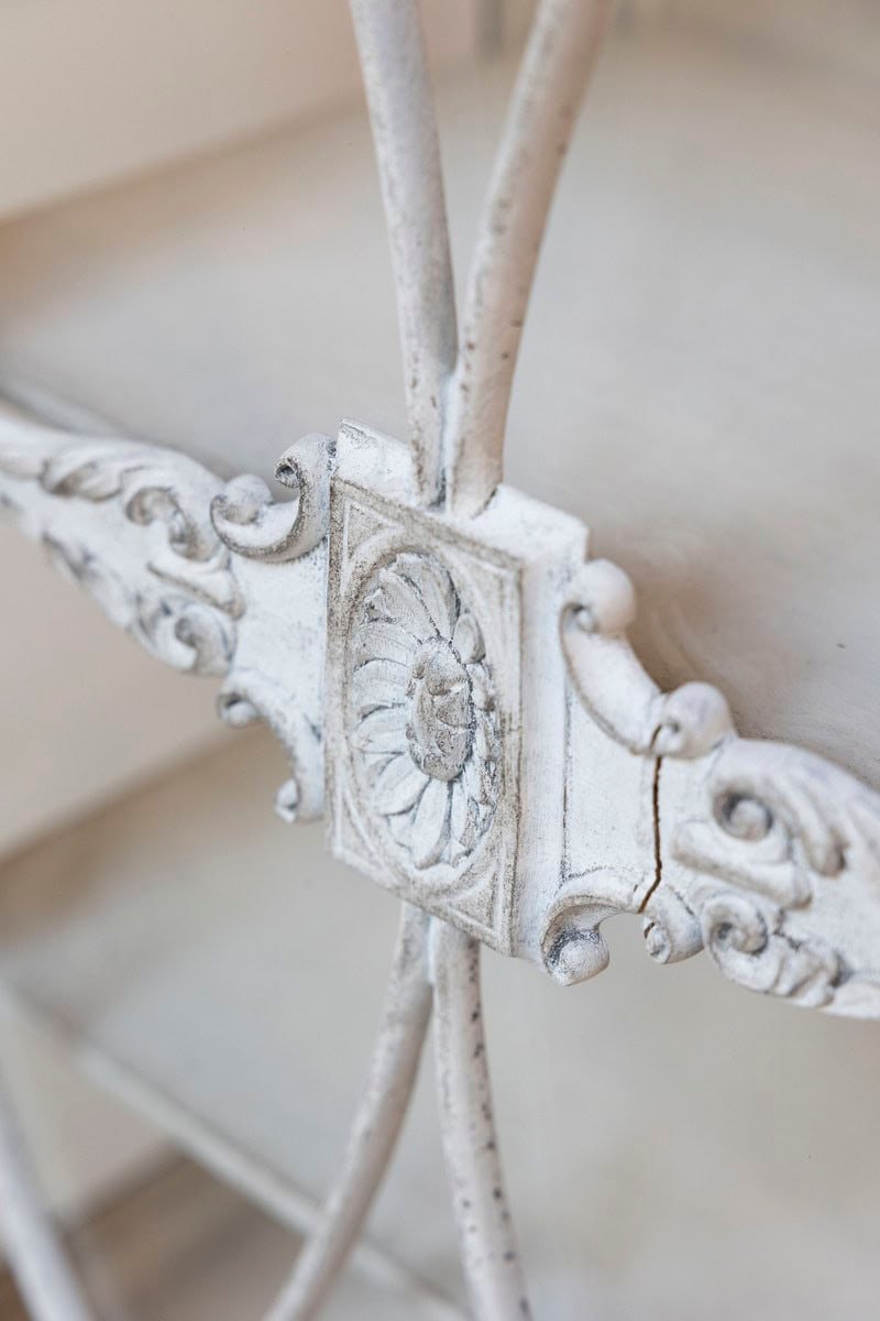 European 1890s Painted Vitrine Cabinet with Glass Door and Richly Carved Décor - JAA