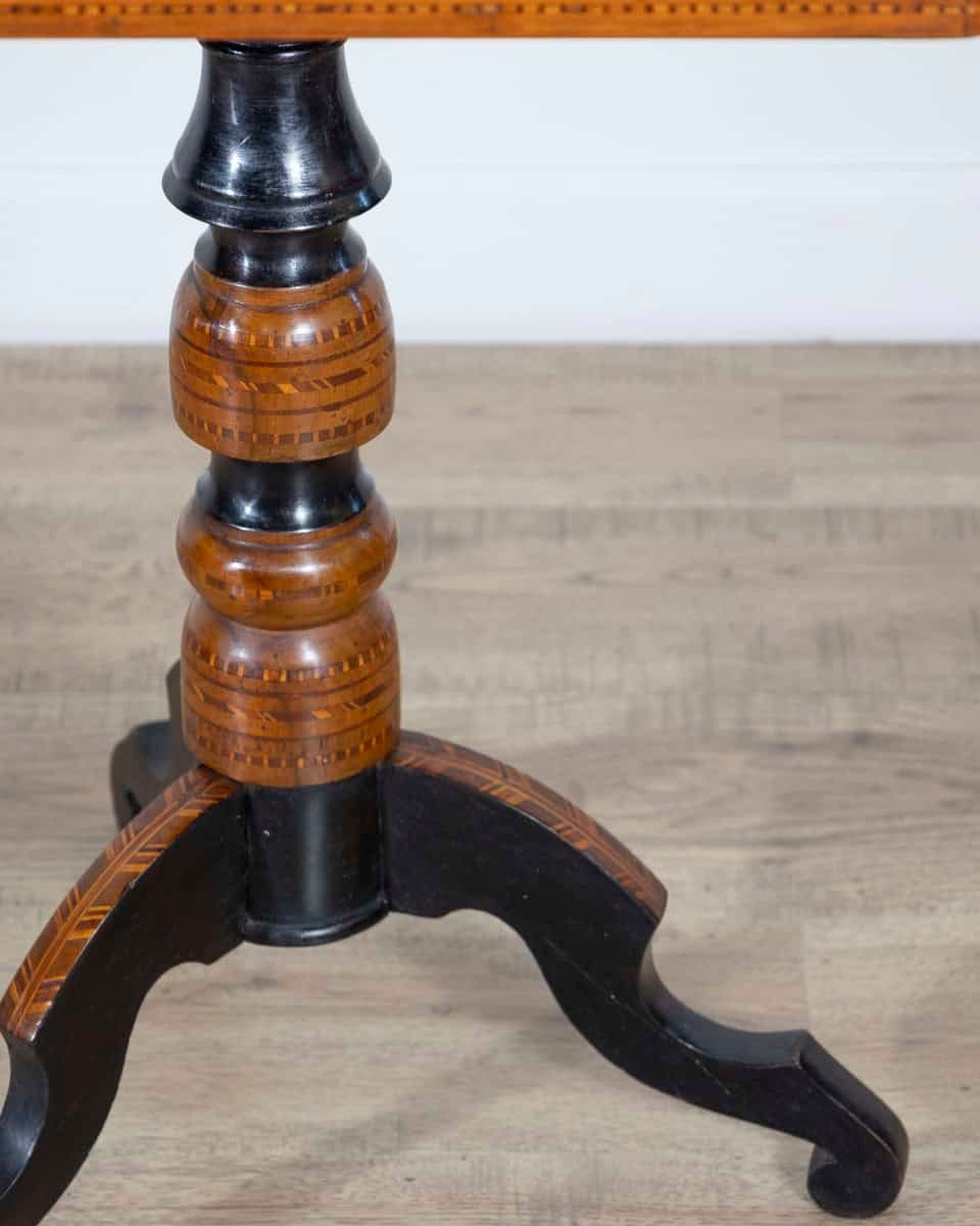 Small Italian Marquetry Table in Walnut, Rosewood, and Maple, First Half of the 19th Century - JAA