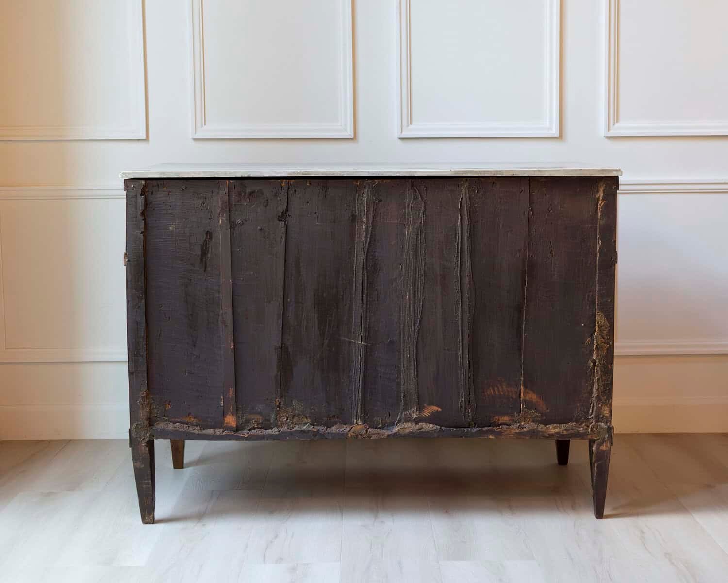 Italian Louis XVI Marquetry Chest of Drawers with Gray Marble Top, 18th Century - JAA