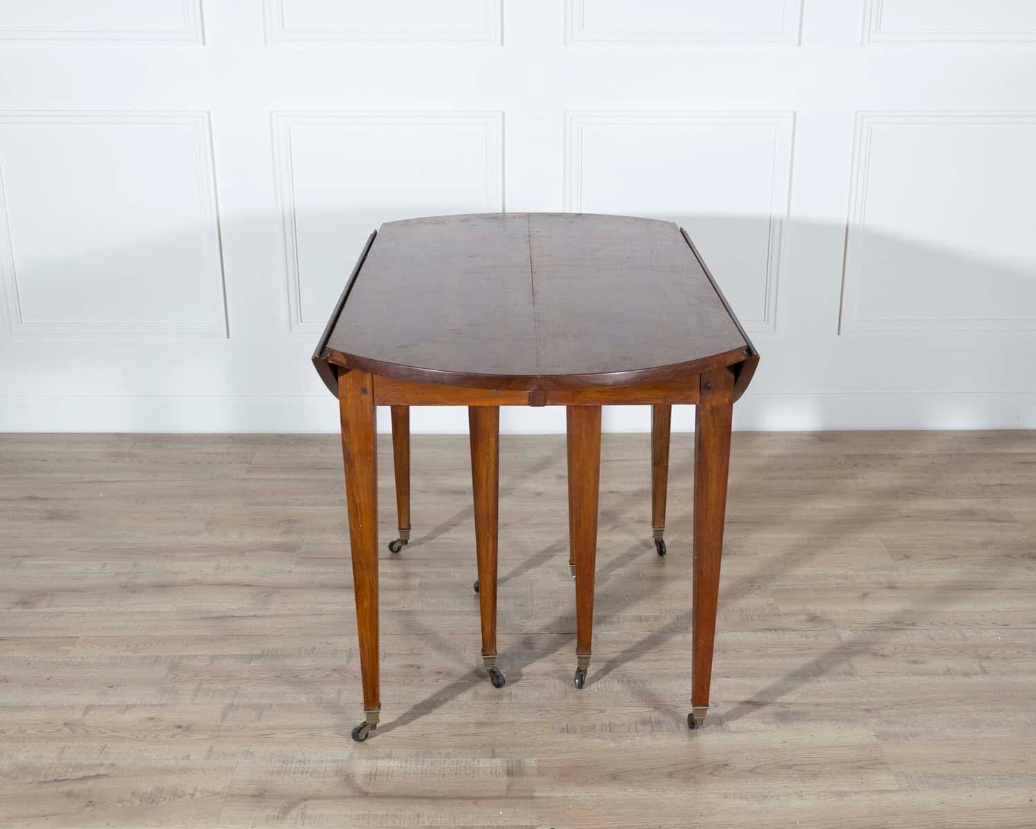 Table 8 feet, early 20th century Restoration style, solid walnut - JAA